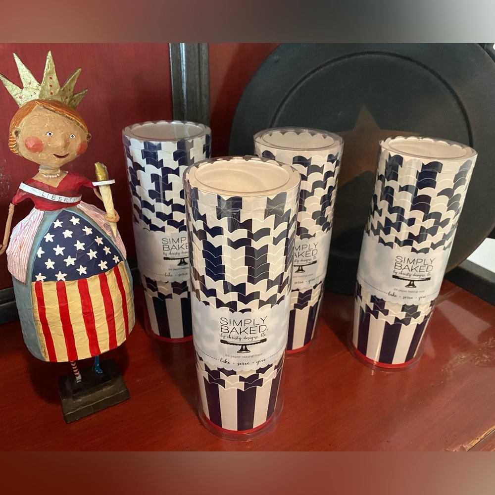 New in packaging, Simply Baked 4th of July Baking Cup Sets 🧨